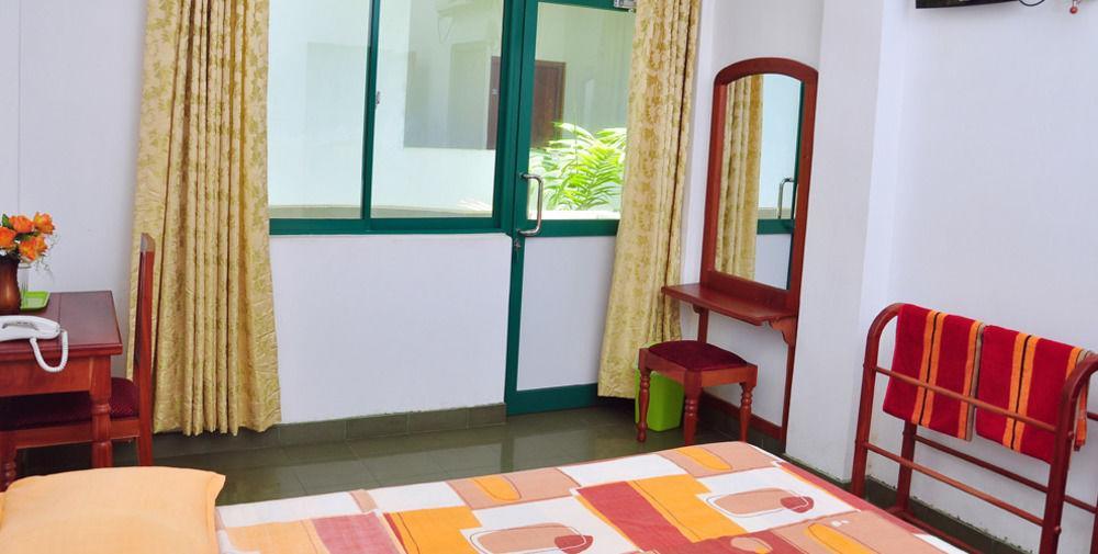 Oyo 290 Night Station Hotel Panadura Exterior foto