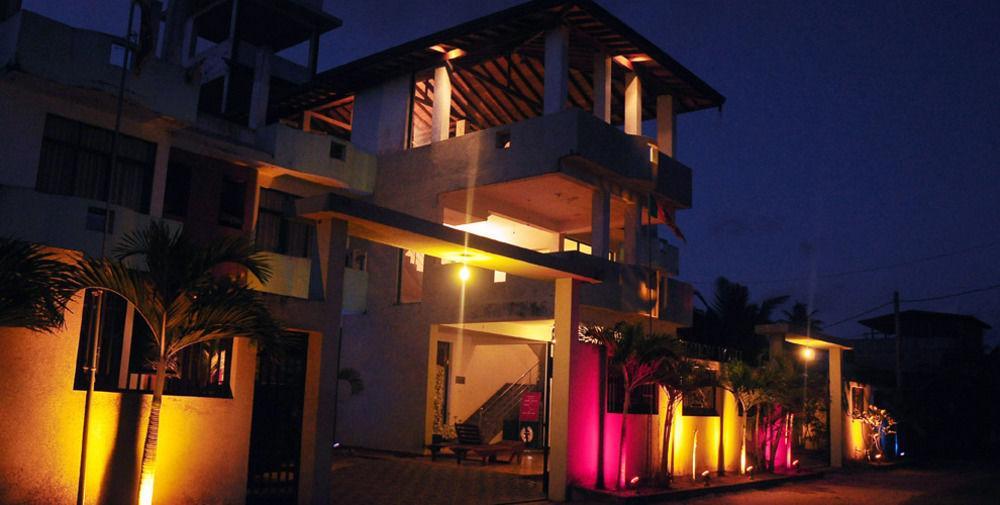 Oyo 290 Night Station Hotel Panadura Exterior foto