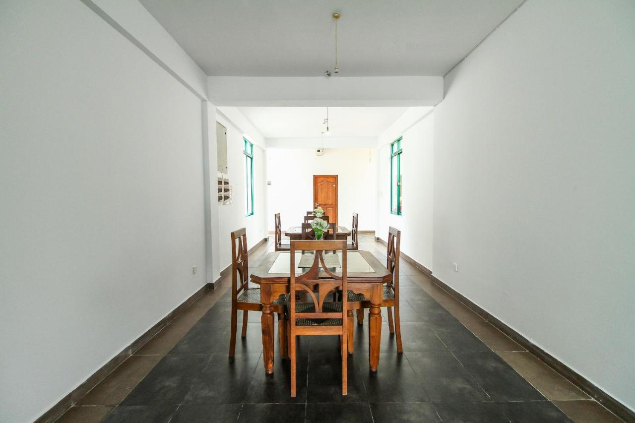 Oyo 290 Night Station Hotel Panadura Exterior foto